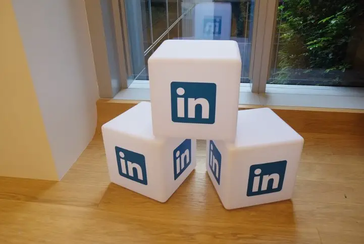 LinkedIn business post ideas